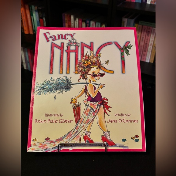 Fancy Nancy Book Bundle – 2 Titles by Jane O’Connor - Picture 1 of 2